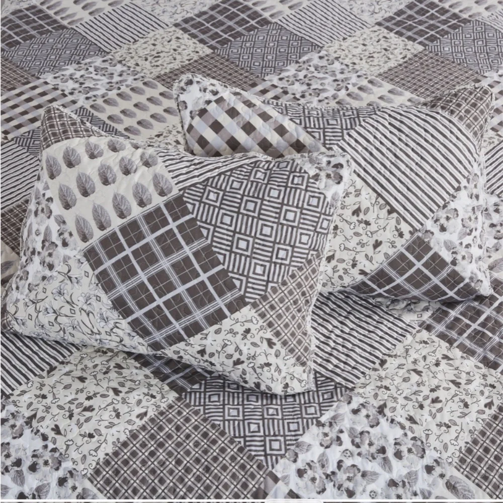 Charming Gray Patchwork Printed King Quilt Set Farmhouse Cottagecore Ditsy